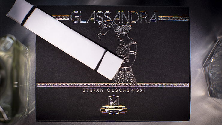 Glassandra by Stefan Olschewski